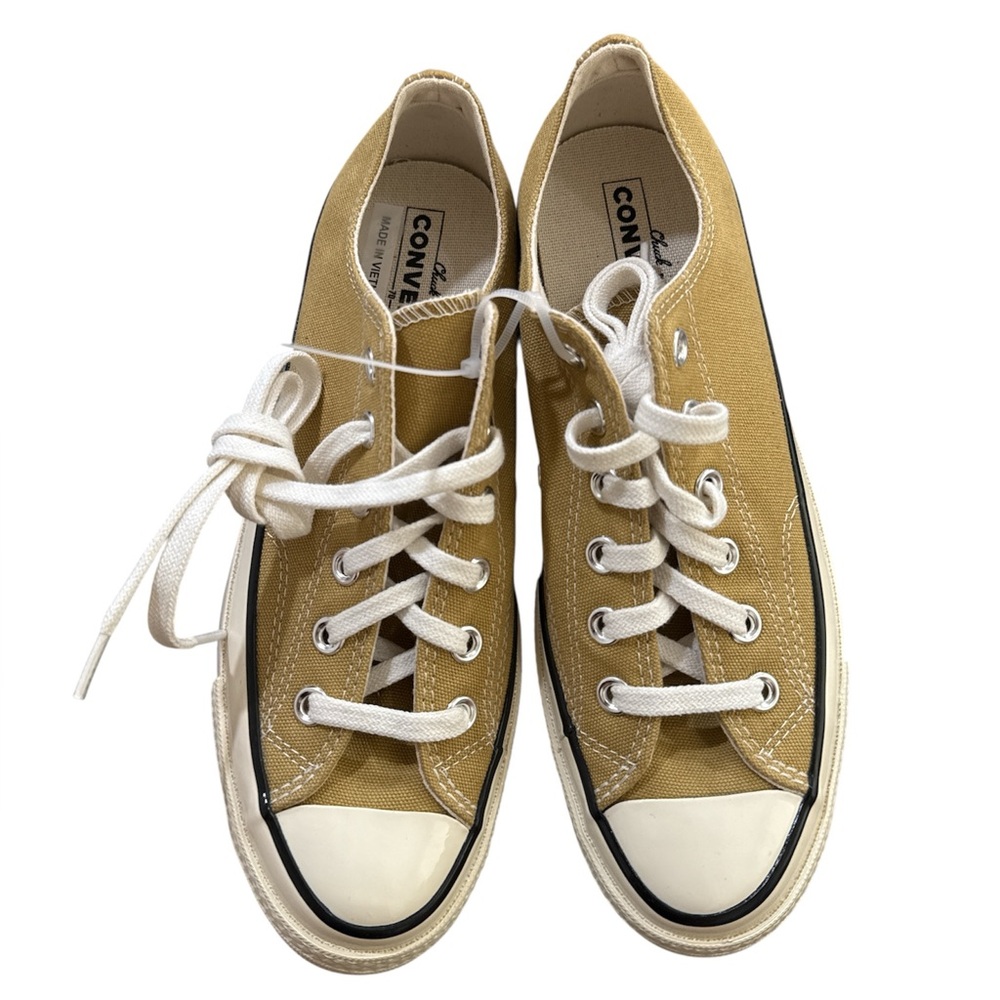 Converse Chuck Taylor- low top